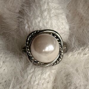 Elegant Silver Pearl Ring